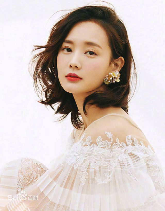 最新李一桐性感图片