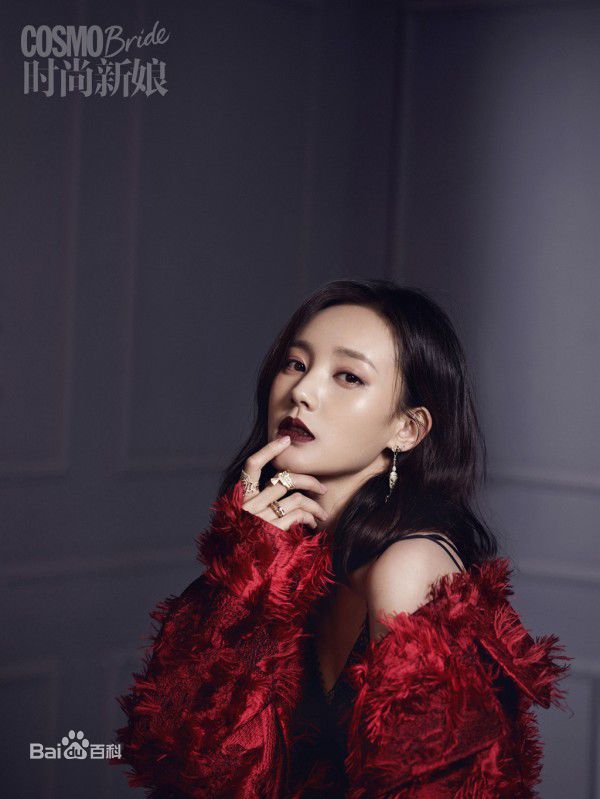 最新李一桐性感图片