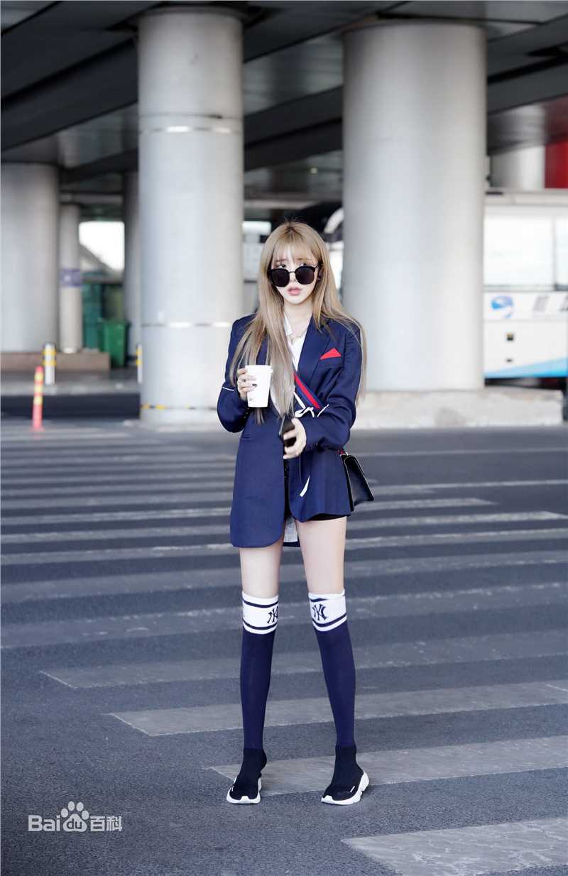 戴燕妮(Flora)街拍性感图片图集