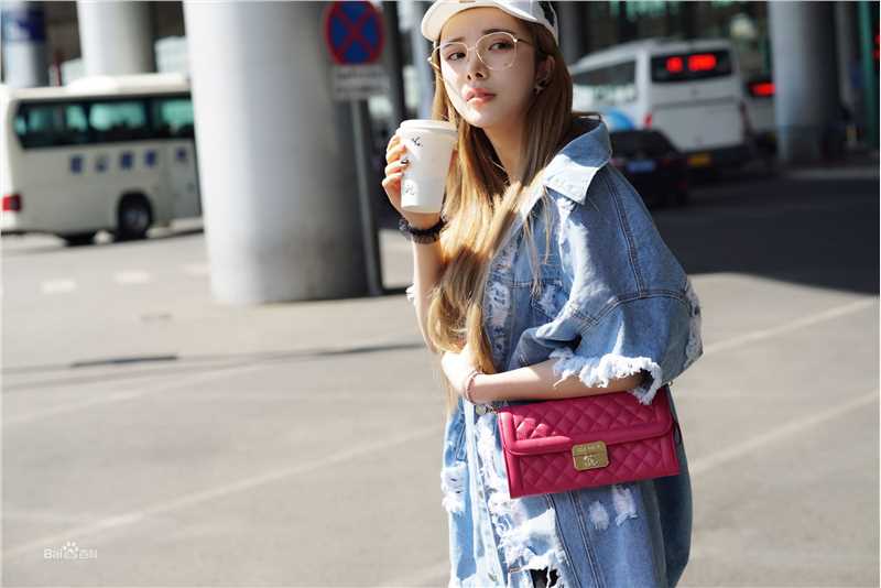 戴燕妮(Flora)街拍性感图片图集