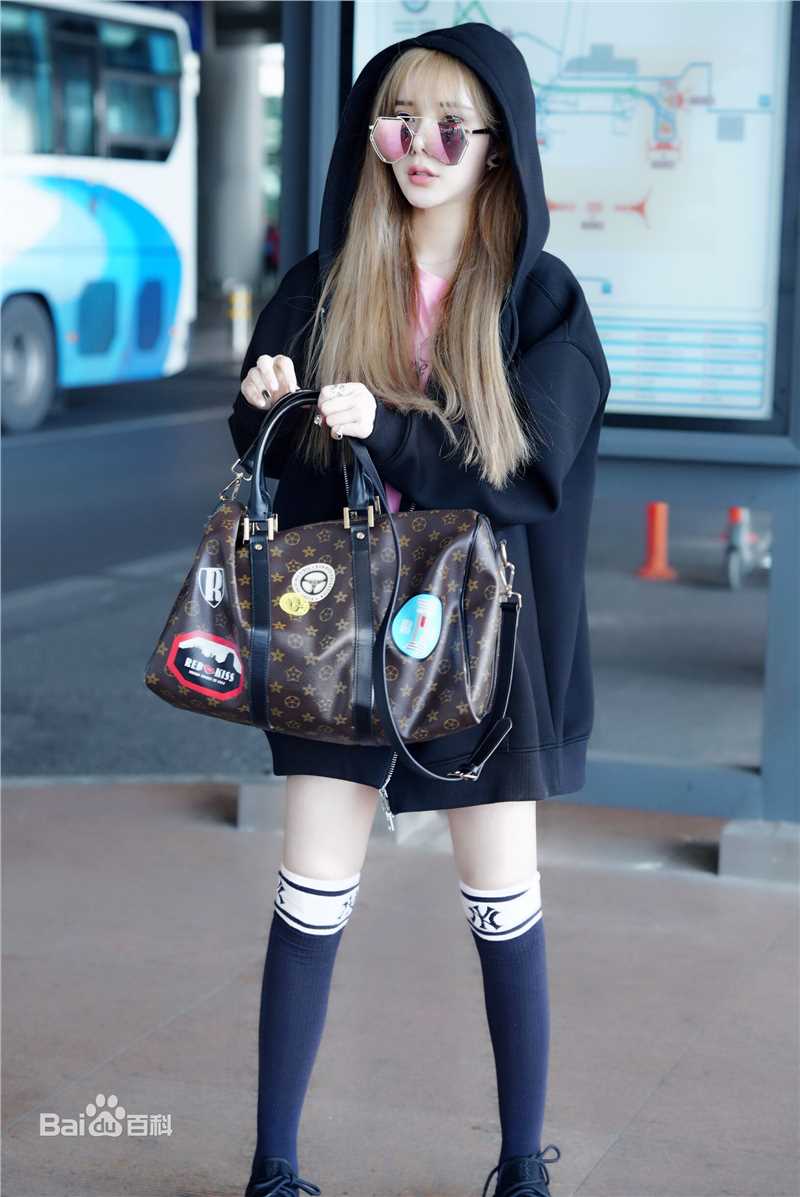 戴燕妮(Flora)街拍性感图片图集