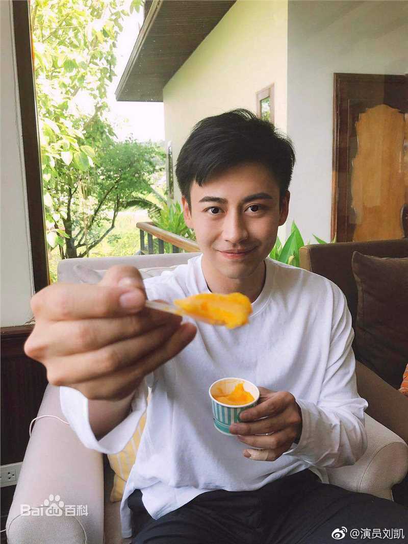 刘凯街拍素颜照相册