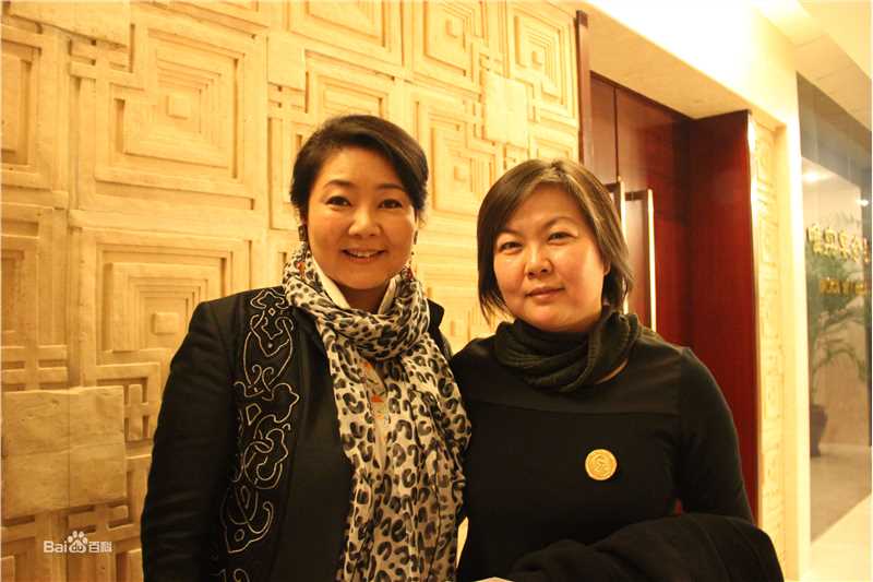 乌兰塔娜2011群英盛典红毯秀图片图集