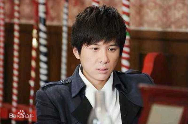 李智楠(Kelvin Lee)在《烽火佳人》饰演黎绍峰中的