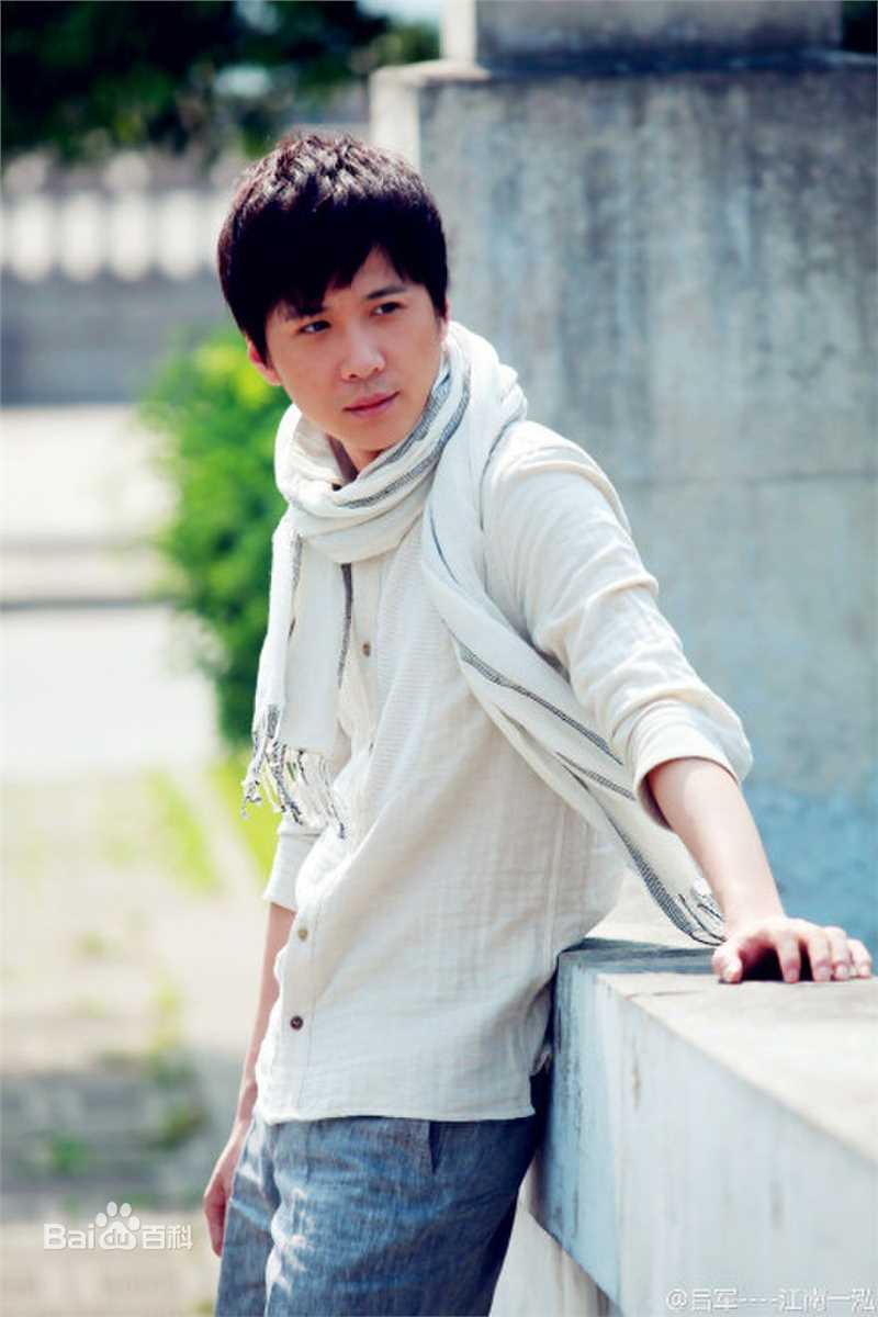 李智楠(Kelvin Lee)在《烽火佳人》饰演黎绍峰中的