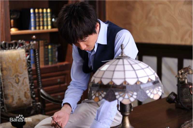 李智楠(Kelvin Lee)在《烽火佳人》饰演黎绍峰中的