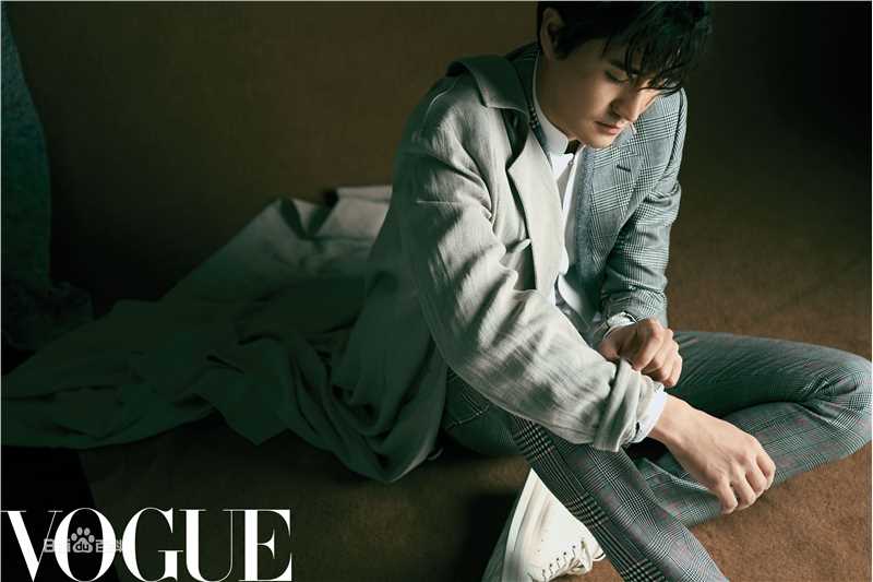 杨玏(Yang Le)硬照前后照片