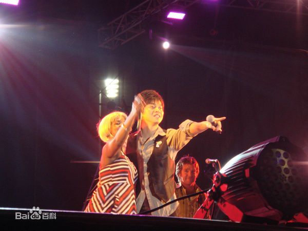 李健(Li Jian)演唱会-音乐节-弹唱会前后照片