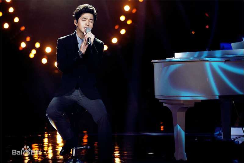 最新李健(Li Jian)在《我是歌手第三季》中的壁纸