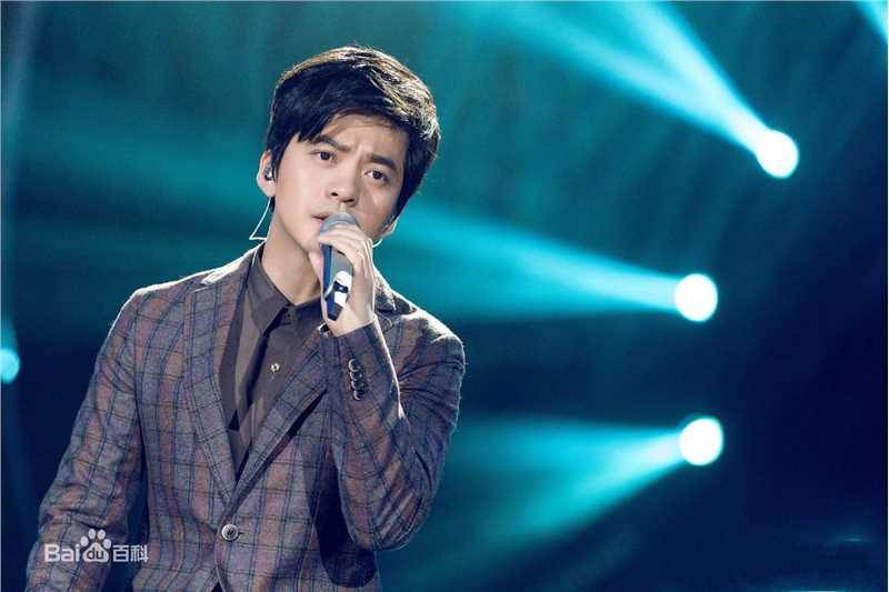 最新李健(Li Jian)在《我是歌手第三季》中的壁纸