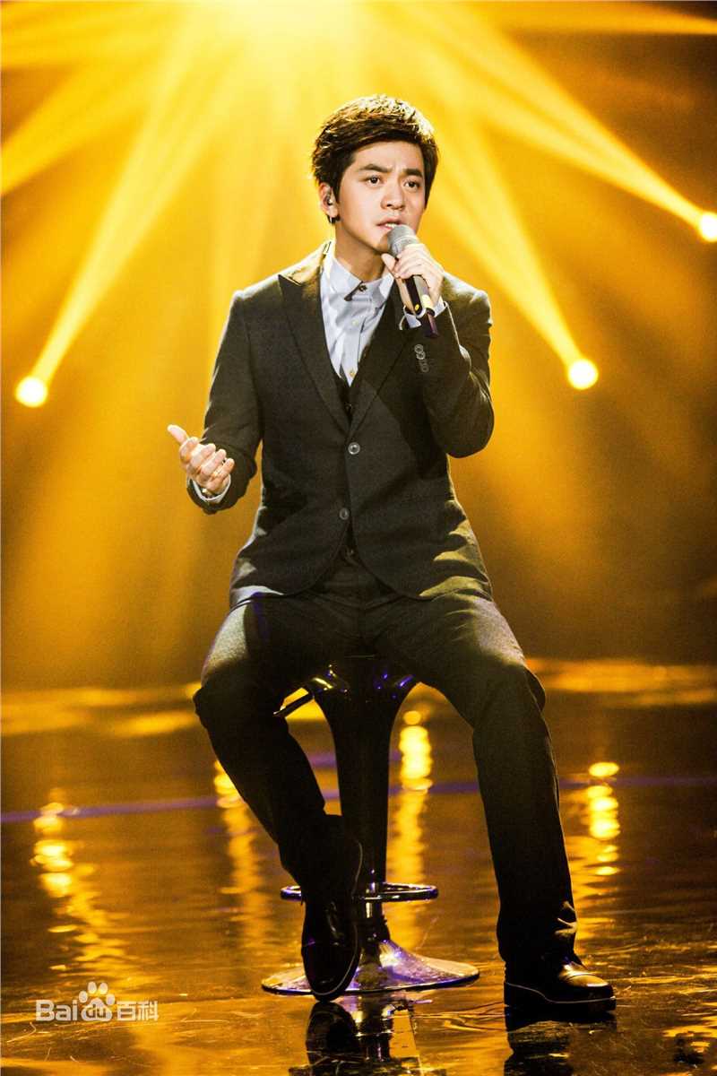 最新李健(Li Jian)在《我是歌手第三季》中的壁纸