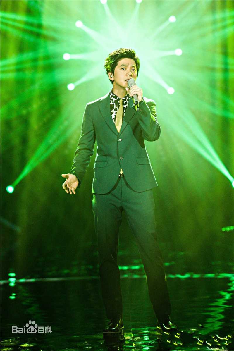 最新李健(Li Jian)在《我是歌手第三季》中的壁纸