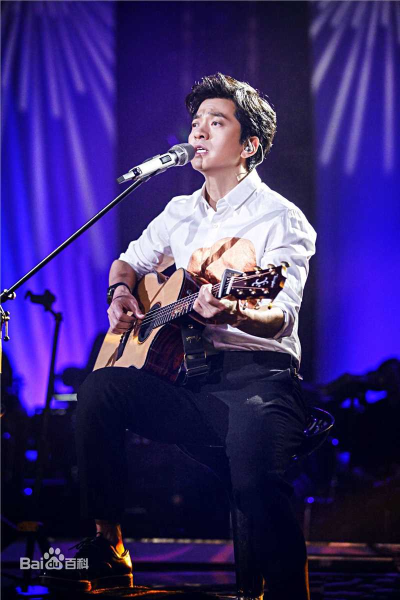 最新李健(Li Jian)在《我是歌手第三季》中的壁纸