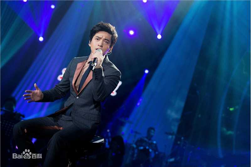最新李健(Li Jian)在《我是歌手第三季》中的壁纸