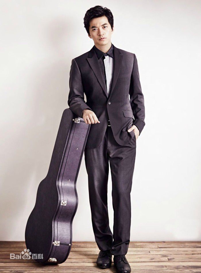 最全李健(Li Jian)在《ELLEMEN》中的相册