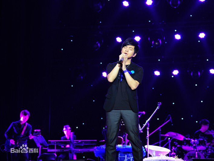 李健(Li Jian)2011向往音乐现场性感图片图集