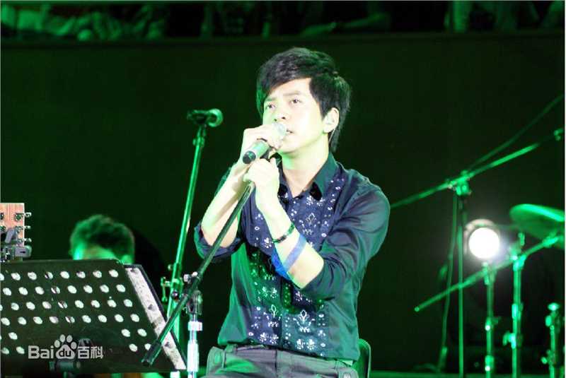 李健(Li Jian)2011向往音乐现场性感图片图集