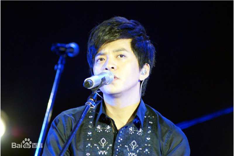 李健(Li Jian)2011向往音乐现场性感图片图集