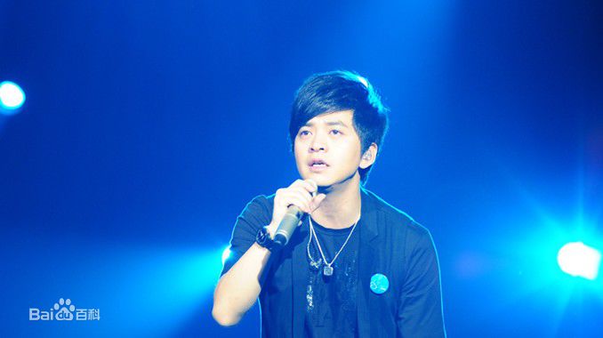 李健(Li Jian)2011向往音乐现场性感图片图集