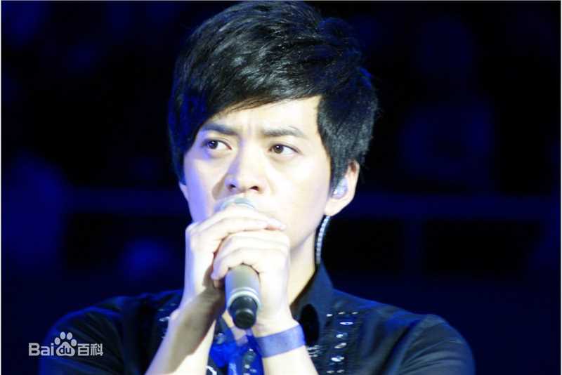 李健(Li Jian)2011向往音乐现场性感图片图集