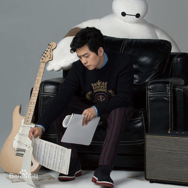 精选李健(Li Jian)在《芭莎时尚》中的图册