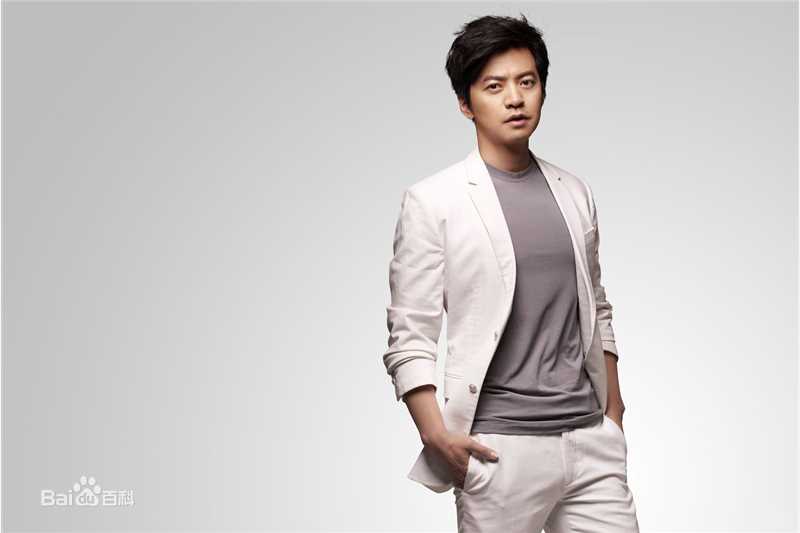 精选李健(Li Jian)在《时尚先生》中的图册