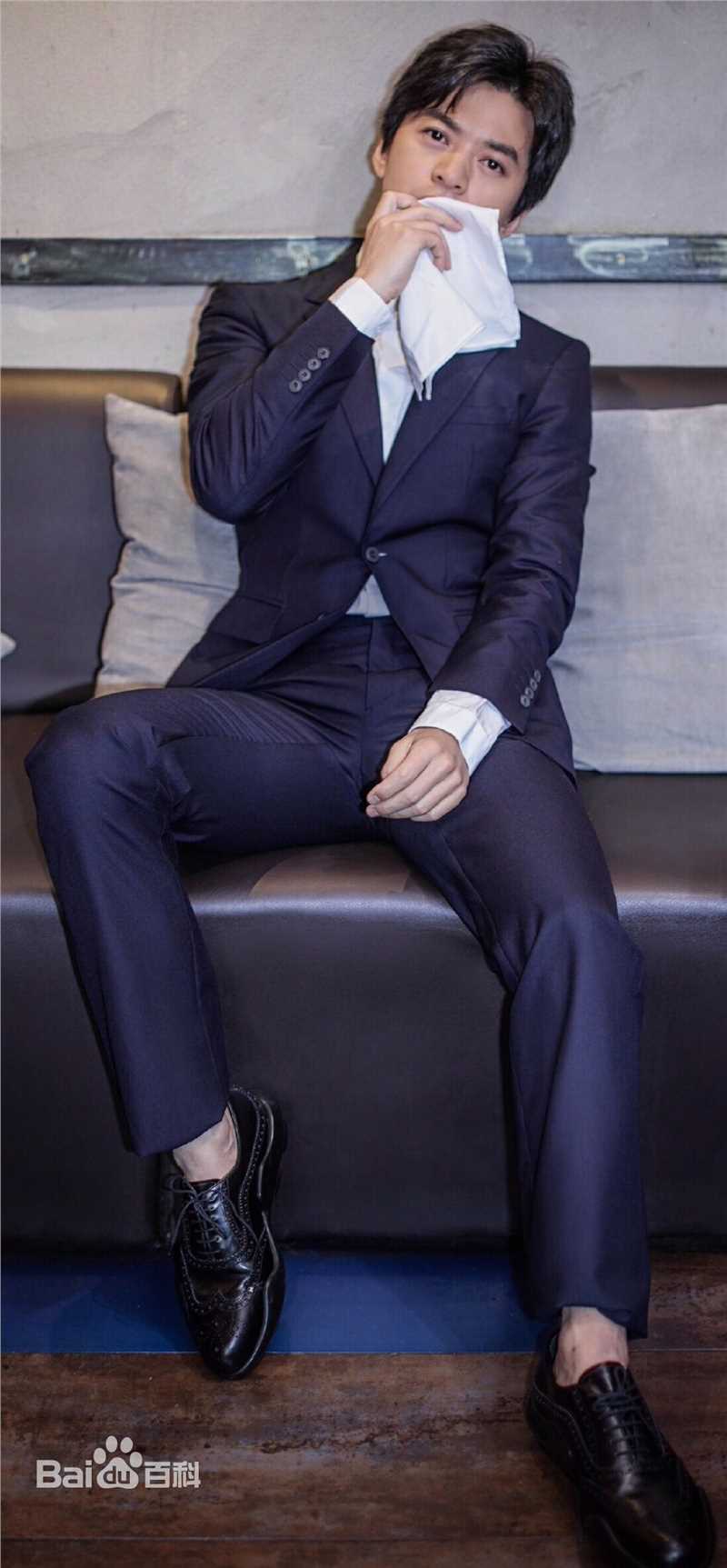 精选李健(Li Jian)在《时尚先生》中的图册