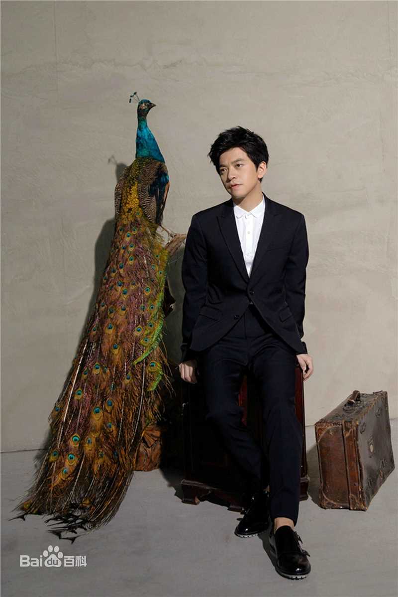 精选李健(Li Jian)在《时尚先生》中的图册