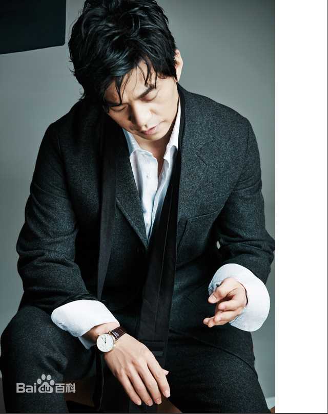 高清李健(Li Jian)在《外滩画报》中的图册