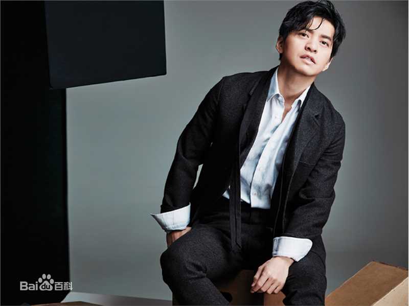 高清李健(Li Jian)在《外滩画报》中的图册