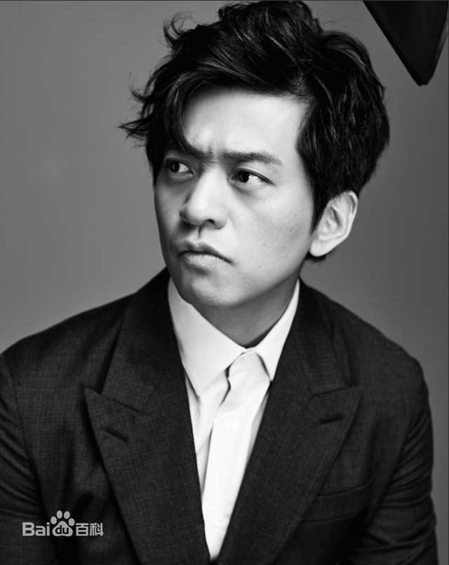 高清李健(Li Jian)在《外滩画报》中的图册