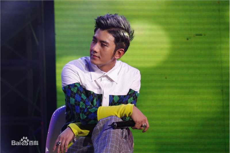 高清肖顺尧(Aero)在演唱会《X Party》中的图册