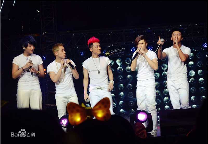 高清肖顺尧(Aero)在演唱会《X Party》中的图册