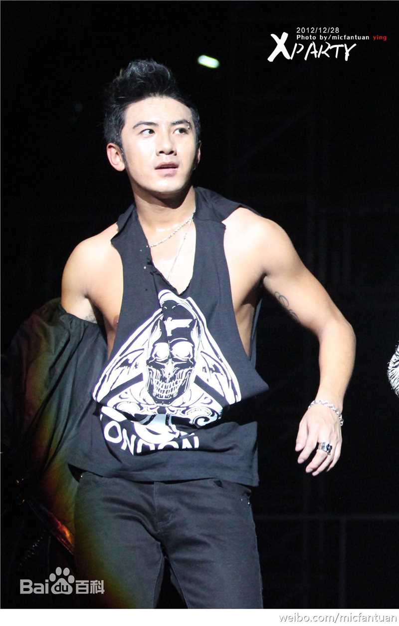 高清肖顺尧(Aero)在演唱会《X Party》中的图册