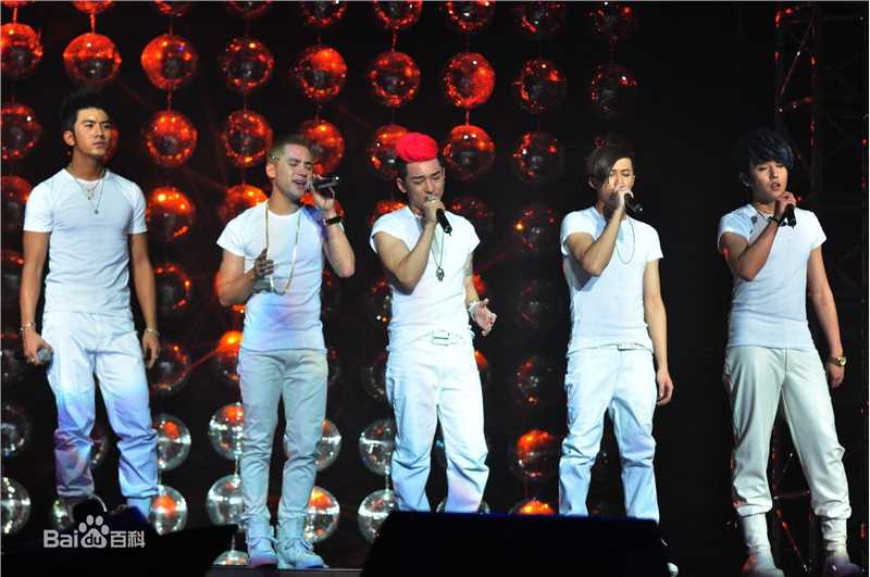 高清肖顺尧(Aero)在演唱会《X Party》中的图册