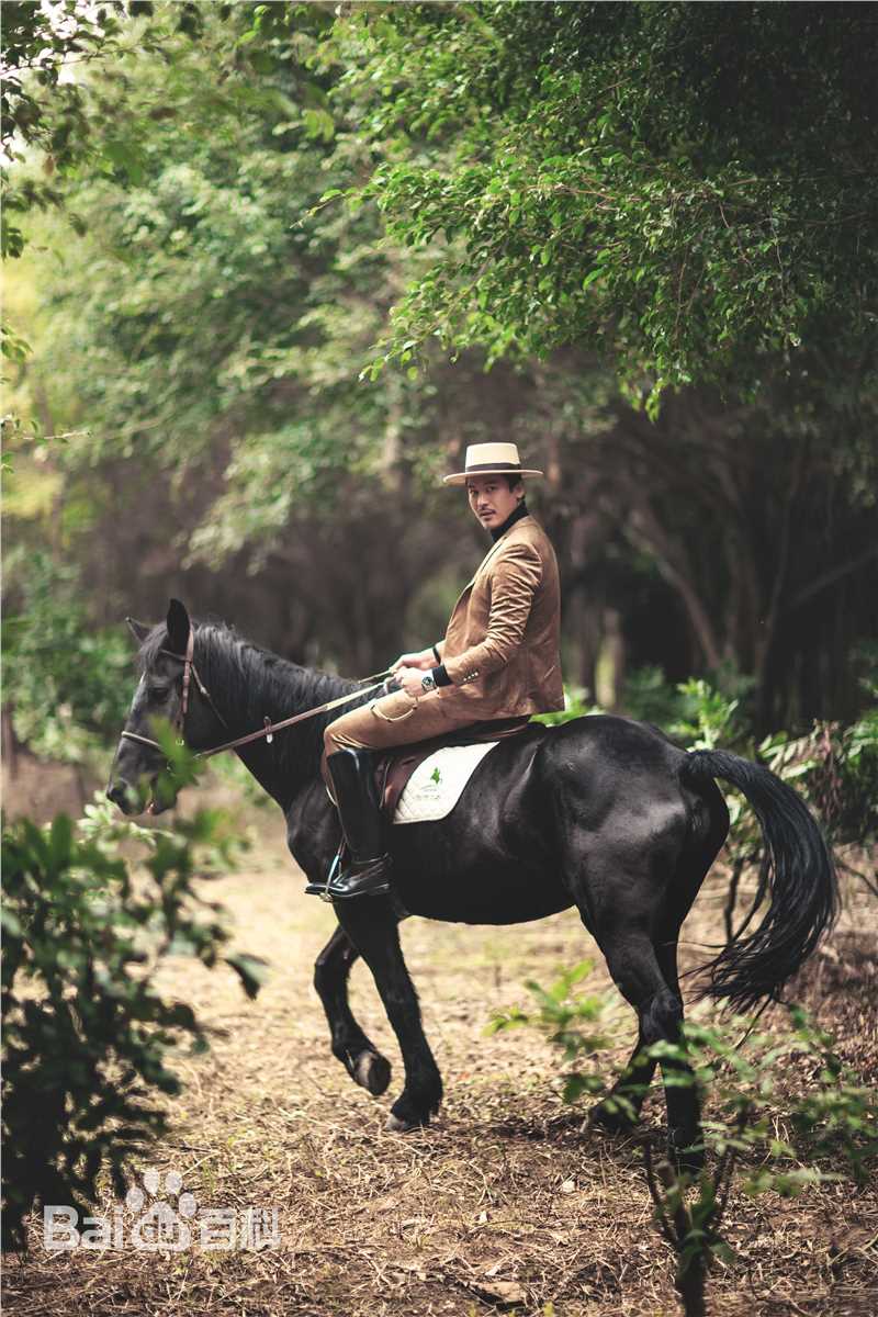 王东生活照壁纸壁纸