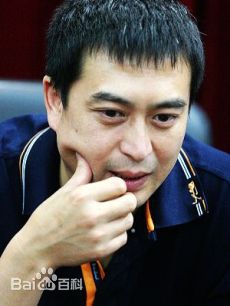 王海燕的丈夫张嘉译前后照片