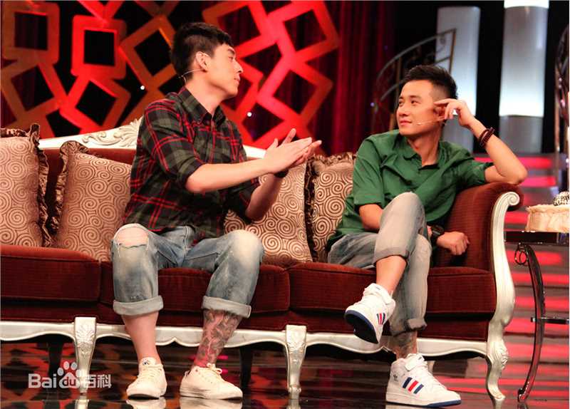 最新刘欢(Liu Huan)在参加《超级访问》录制中的图集