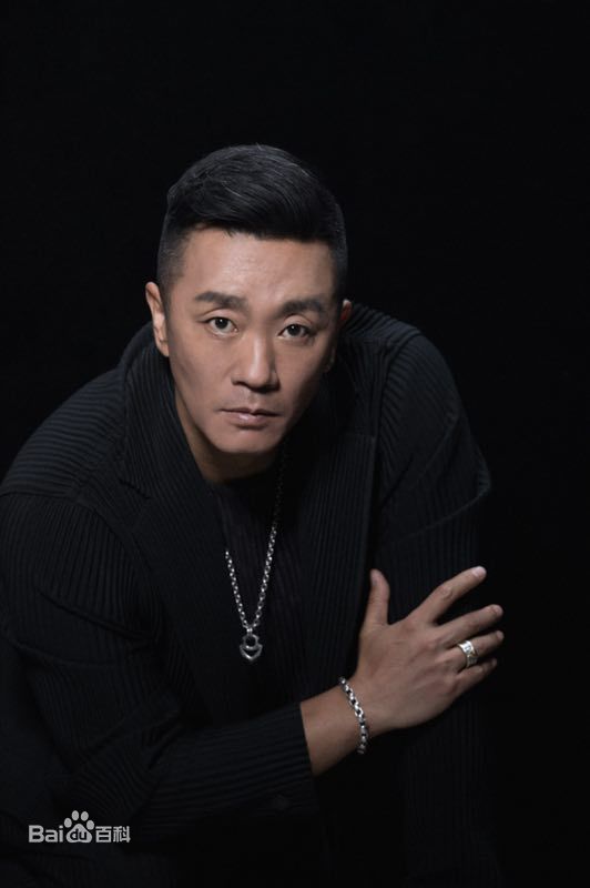 韩朴俊(expectantly)最新壁纸