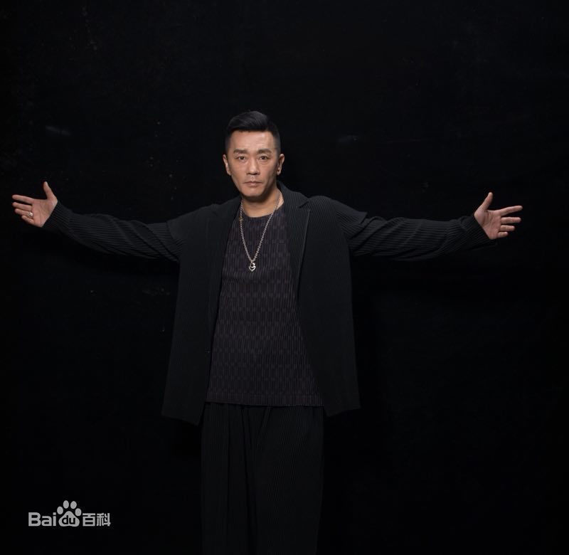 韩朴俊(expectantly)最新壁纸