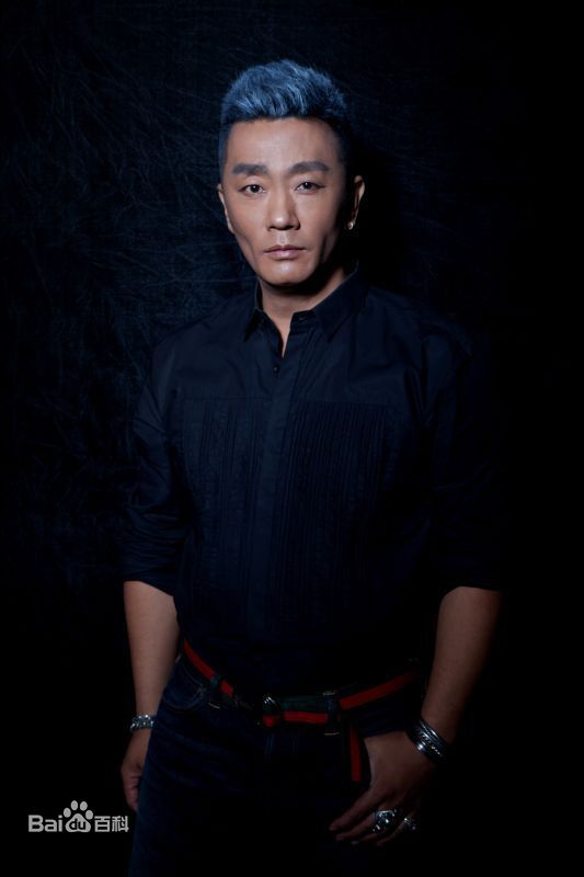 韩朴俊(expectantly)最新壁纸