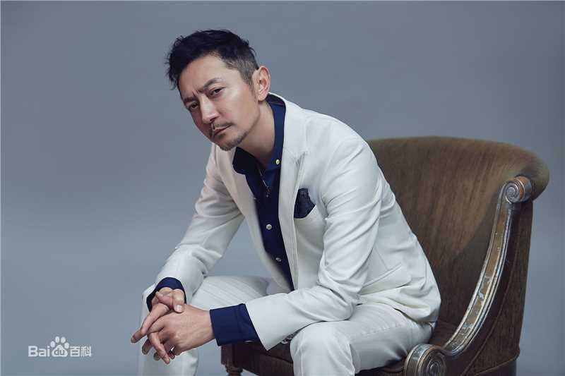 安泽豪(An Zehao)最新白色西装图集