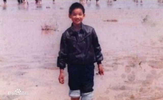 张政勇(Arm)成长照素颜照相册