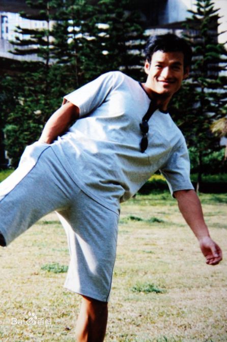 张政勇(Arm)成长照素颜照相册