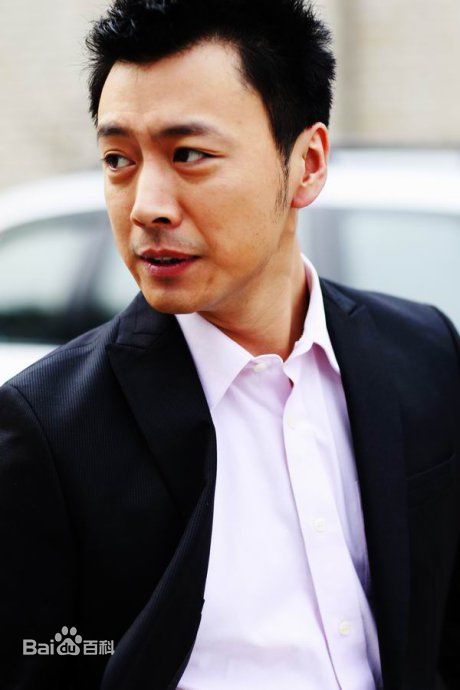 最新曹炳琨(Cao Bingkun)在《青春期撞上更年期》中的壁纸