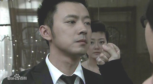 最新曹炳琨(Cao Bingkun)在《青春期撞上更年期》中的壁纸