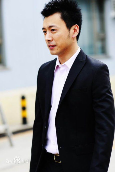 最新曹炳琨(Cao Bingkun)在《青春期撞上更年期》中的壁纸