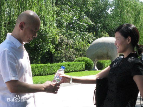 何佳怡2009年《非诚勿扰》剧照