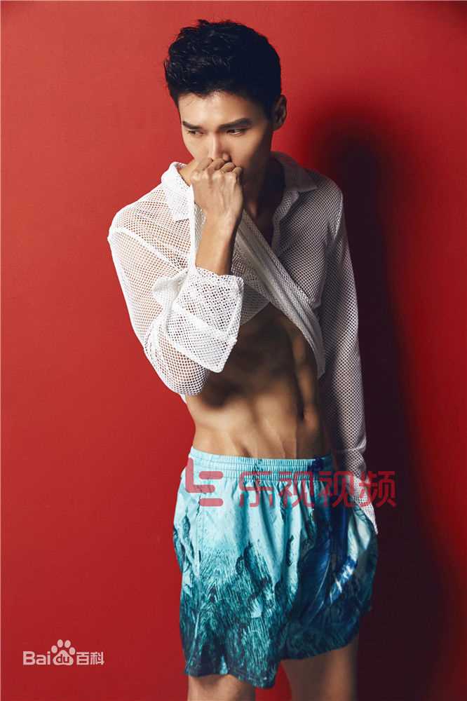 高清李泰(Lee Tae)在乐视《星GO时尚》中的图集