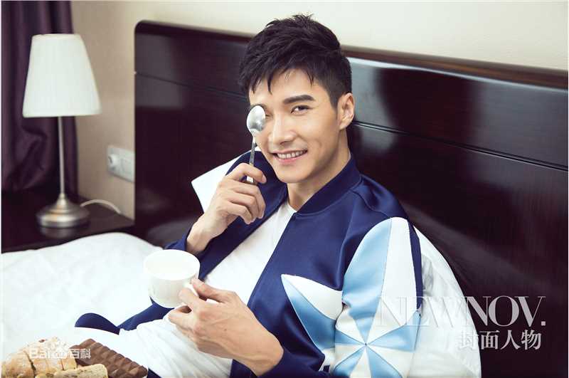 高清李泰(Lee Tae)在《NEWNOV》拍摄中的图集